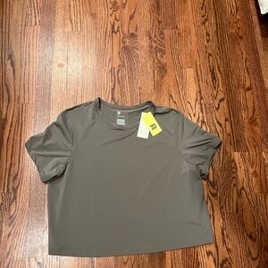 All in Motion Green Boxy Crop Tee Short Sleeve